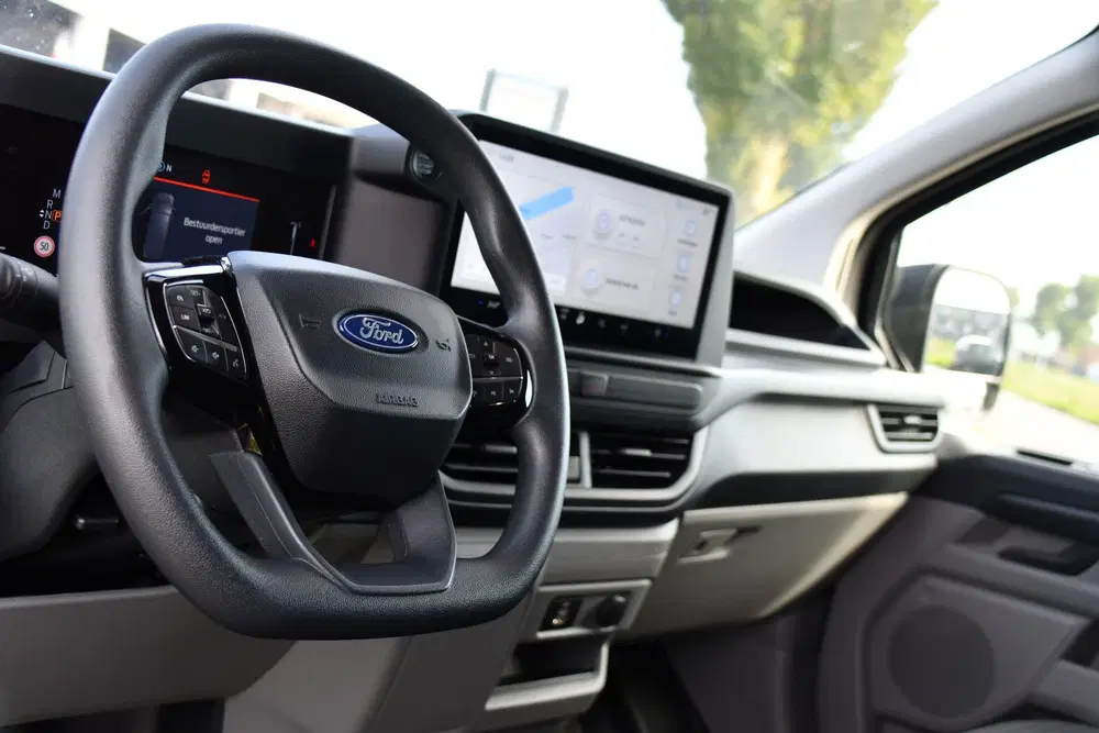 Ford Transit Custom 300 2.0 TDCI L1H1 Black Edition Cruise uit 2024, foto 2