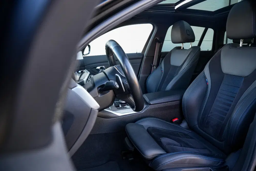 BMW 3-serie 330e xDrive M Pakket Panoramadak HUD Cam uit 2023, foto 8