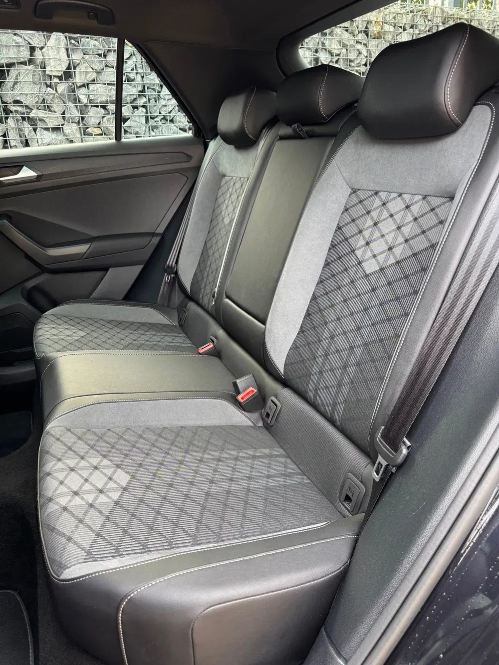 Volkswagen T-Roc 1.5 TSI R-Line 3x R-Line Pano Keyless Trek uit 2022, foto 13