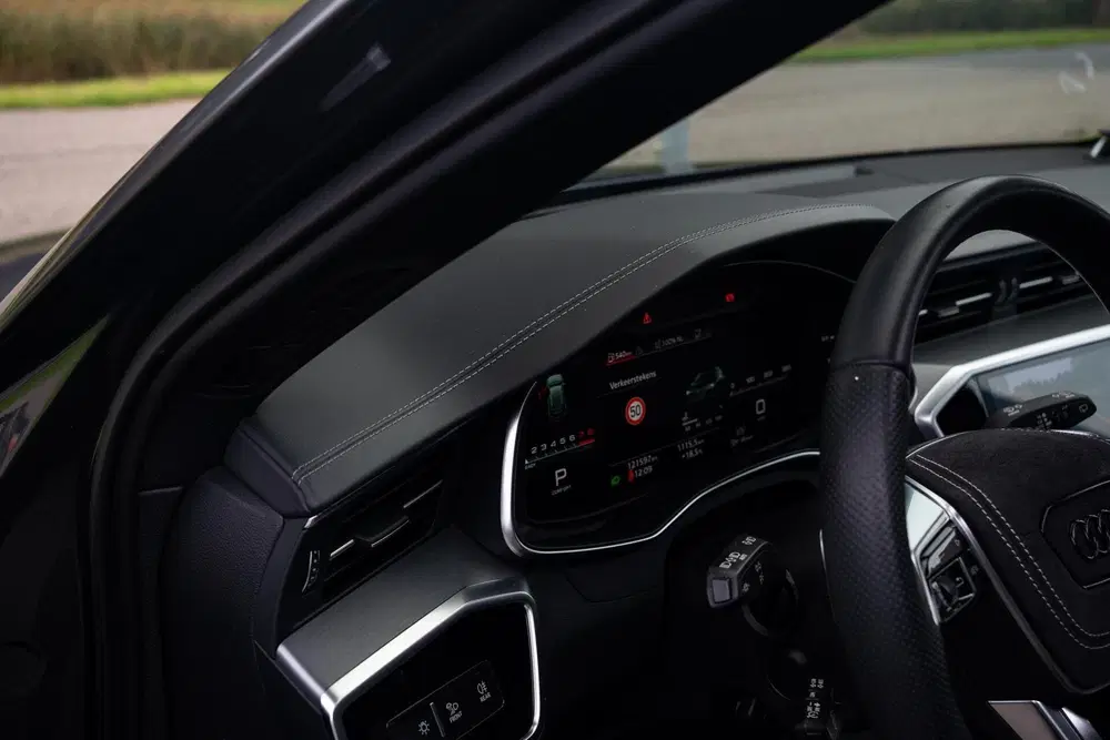 Audi A6 55 quattro TFSI 340PK uit 2022, foto 13