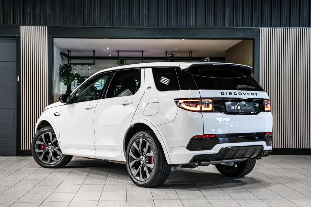 Land Rover Discovery Sport P300e 1.5 R-Dynamic HSE uit 2023, foto 3