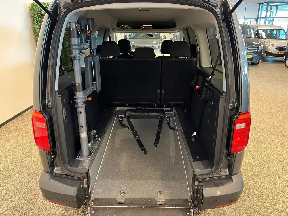 Volkswagen Caddy Maxi Rolstoelauto 5+1 incl bodyguard + lie uit 2019, foto 3