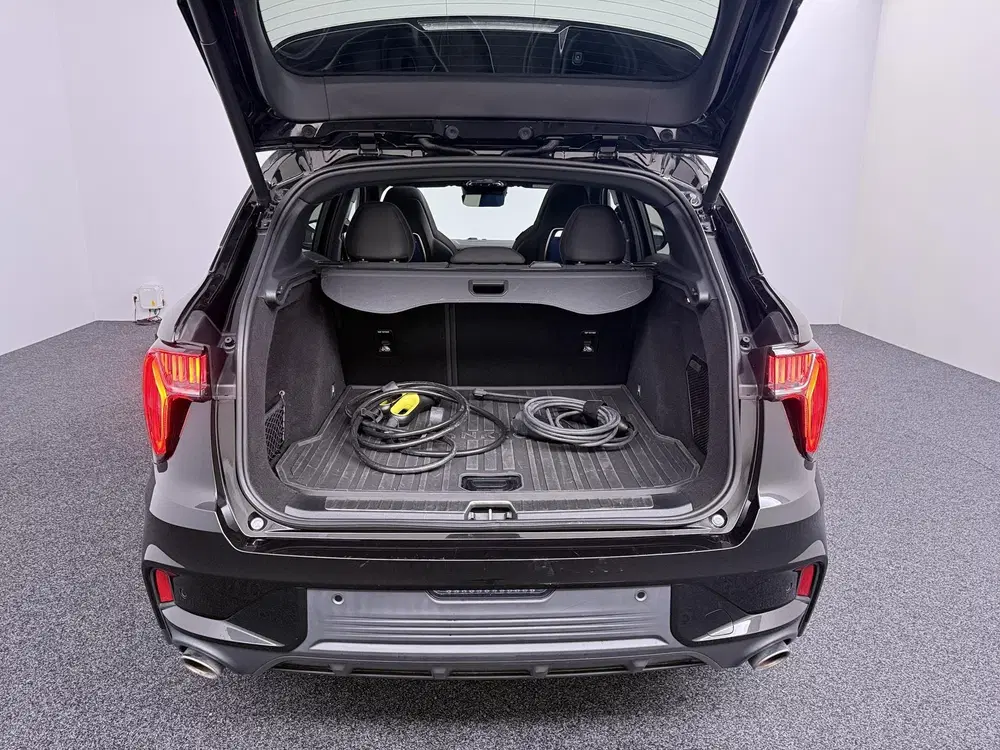 Lynk & Co 01 1.5 PHEV Black Edition Donkere hemel ACC uit 2023, foto 13