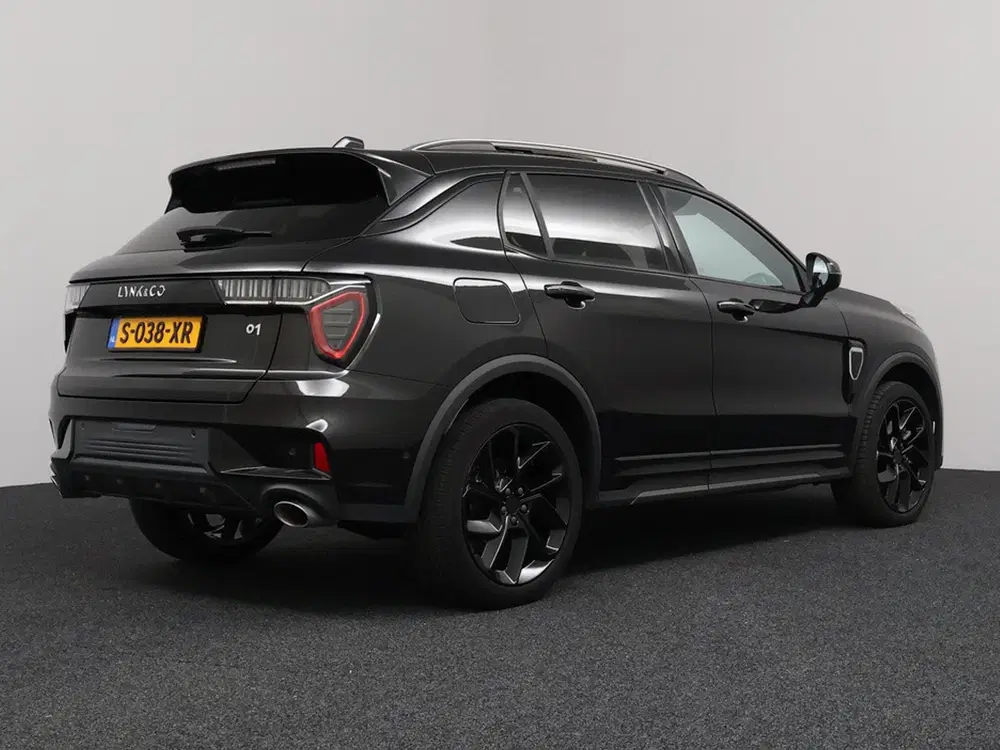 Lynk & Co 01 1.5 PHEV Black Edition Donkere hemel ACC uit 2023, foto 2