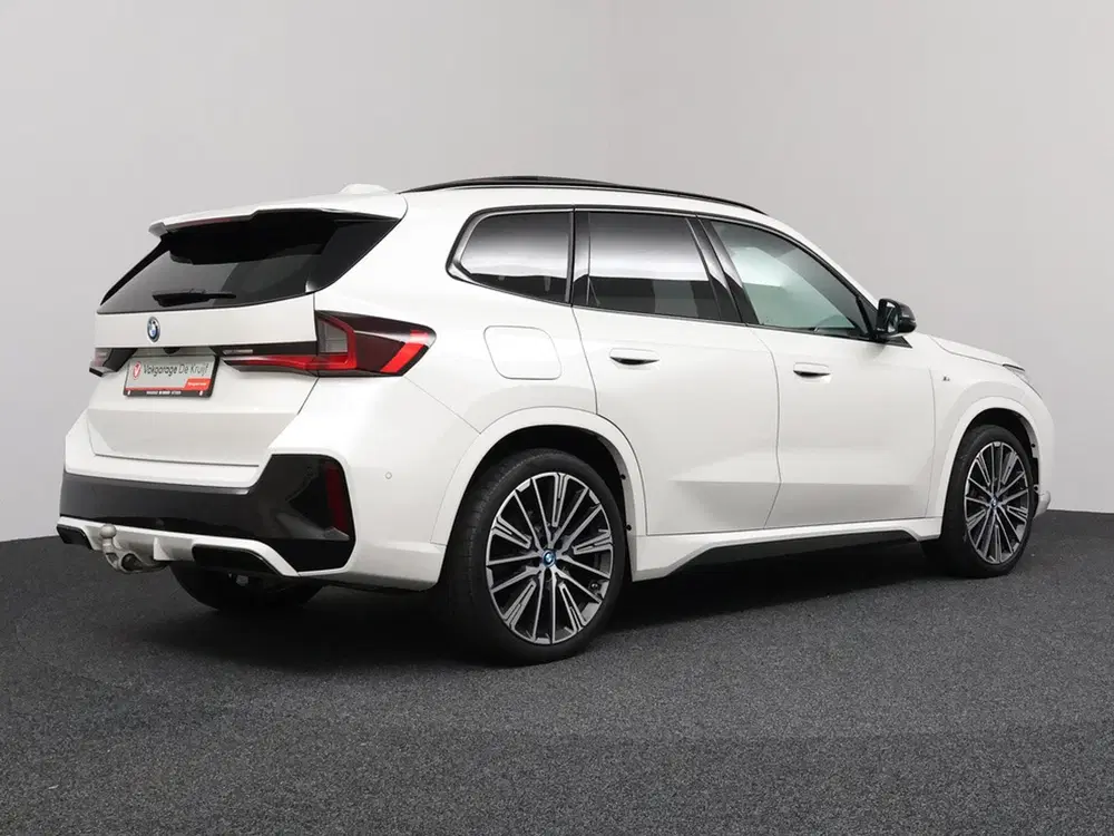 BMW X1 xDrive30e M-Pakket uit 2023, foto 2
