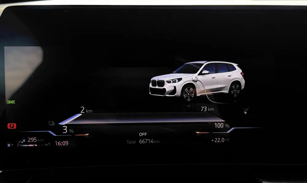 BMW X1 xDrive30e M-Pakket uit 2023, foto 4