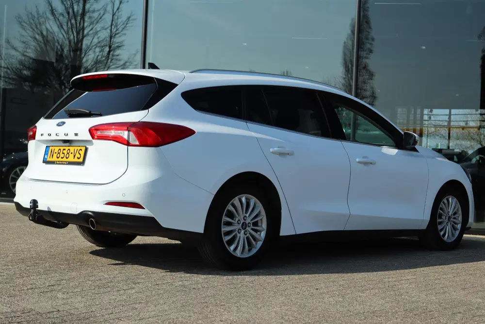 Ford Focus 1.0 E.B AUTOMAAT TITANIUM X ELEK. TREKHAAK uit 2022, foto 2