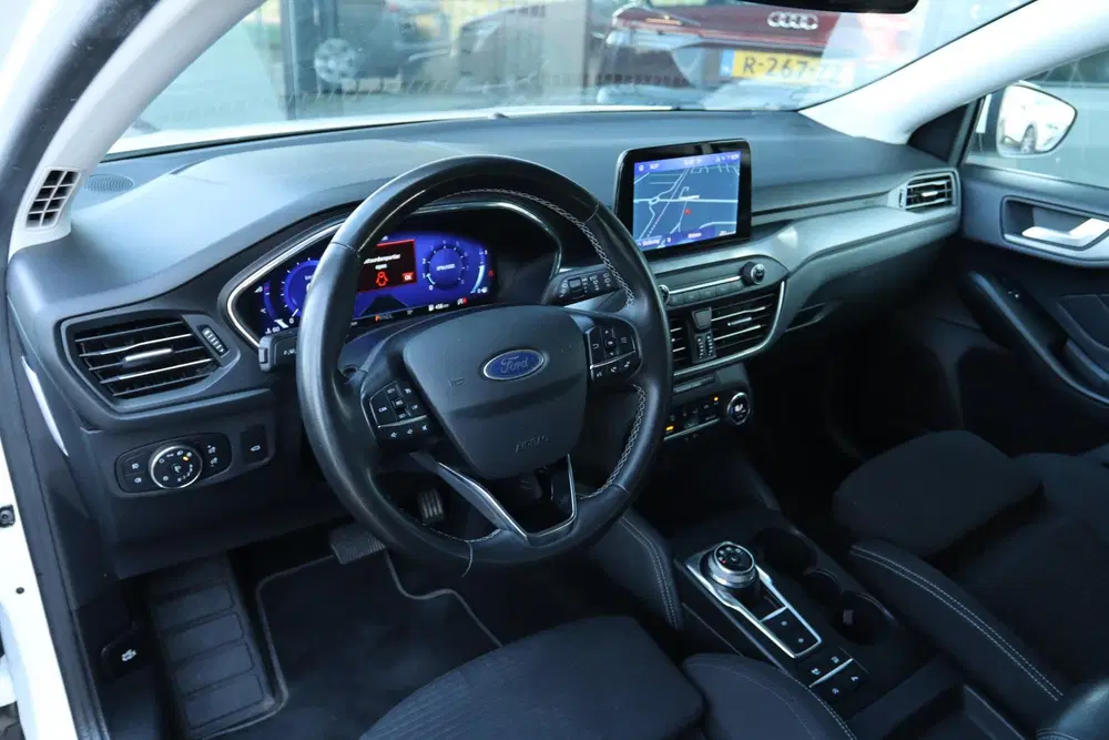 Ford Focus 1.0 E.B AUTOMAAT TITANIUM X ELEK. TREKHAAK uit 2022, foto 3