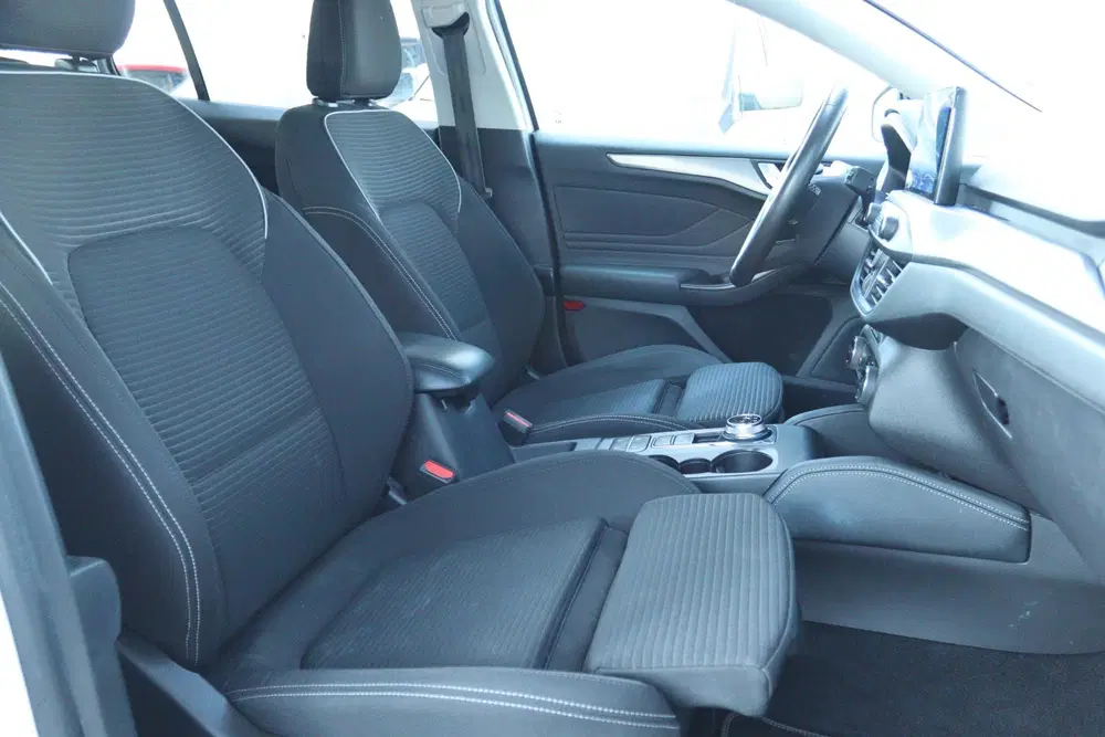 Ford Focus 1.0 E.B AUTOMAAT TITANIUM X ELEK. TREKHAAK uit 2022, foto 4