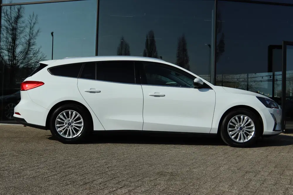 Ford Focus 1.0 E.B AUTOMAAT TITANIUM X ELEK. TREKHAAK uit 2022, foto 9