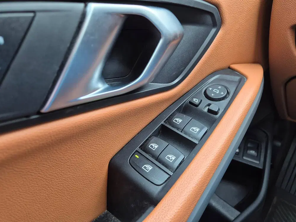BMW 3-serie 330e Business Edition Plus uit 2022, foto 14