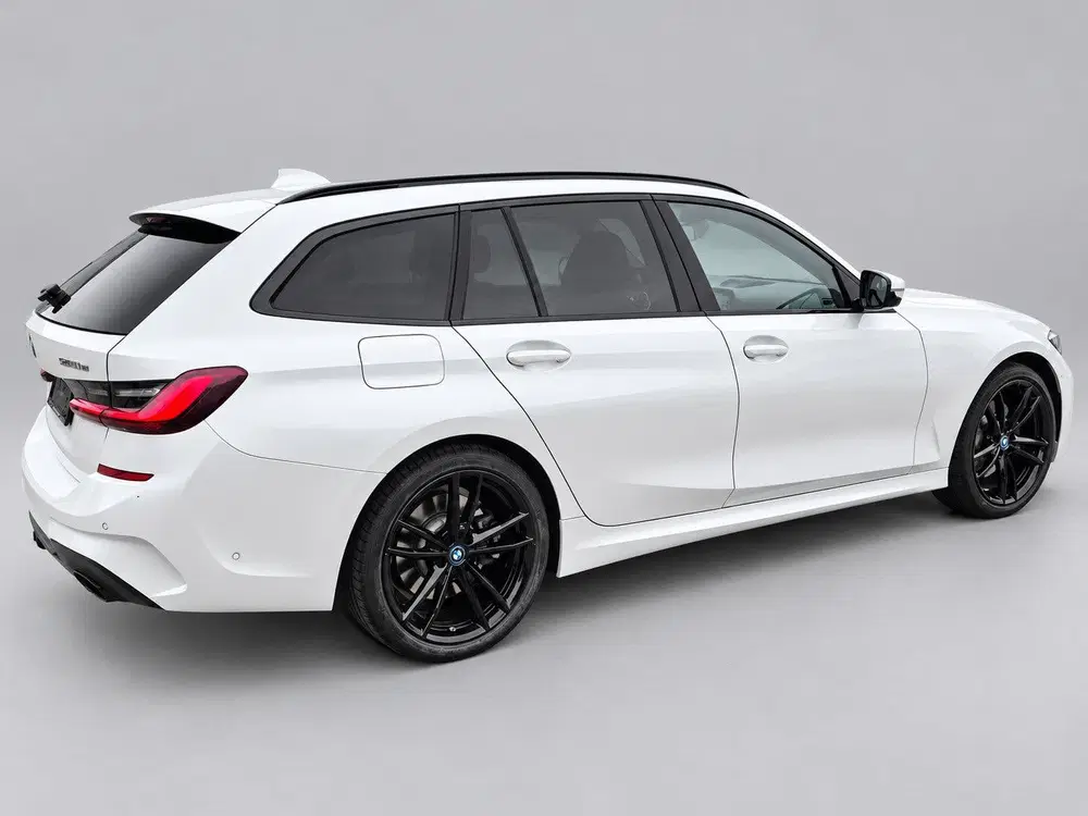BMW 3-serie 330e Business Edition Plus uit 2022, foto 3