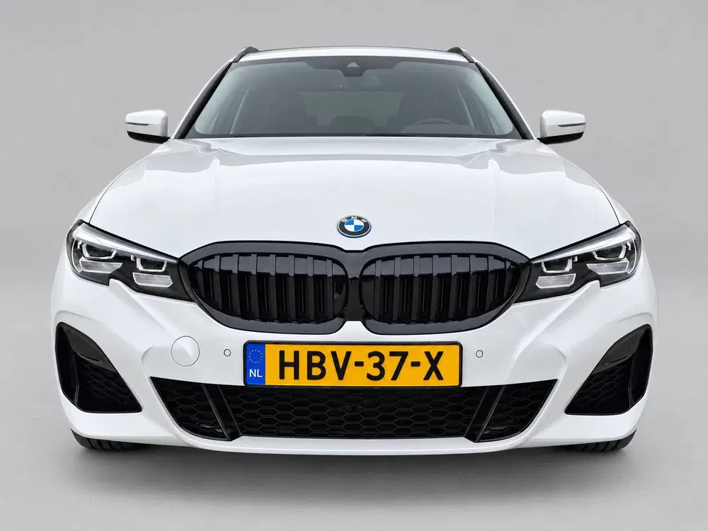 BMW 3-serie 330e Business Edition Plus uit 2022, foto 5