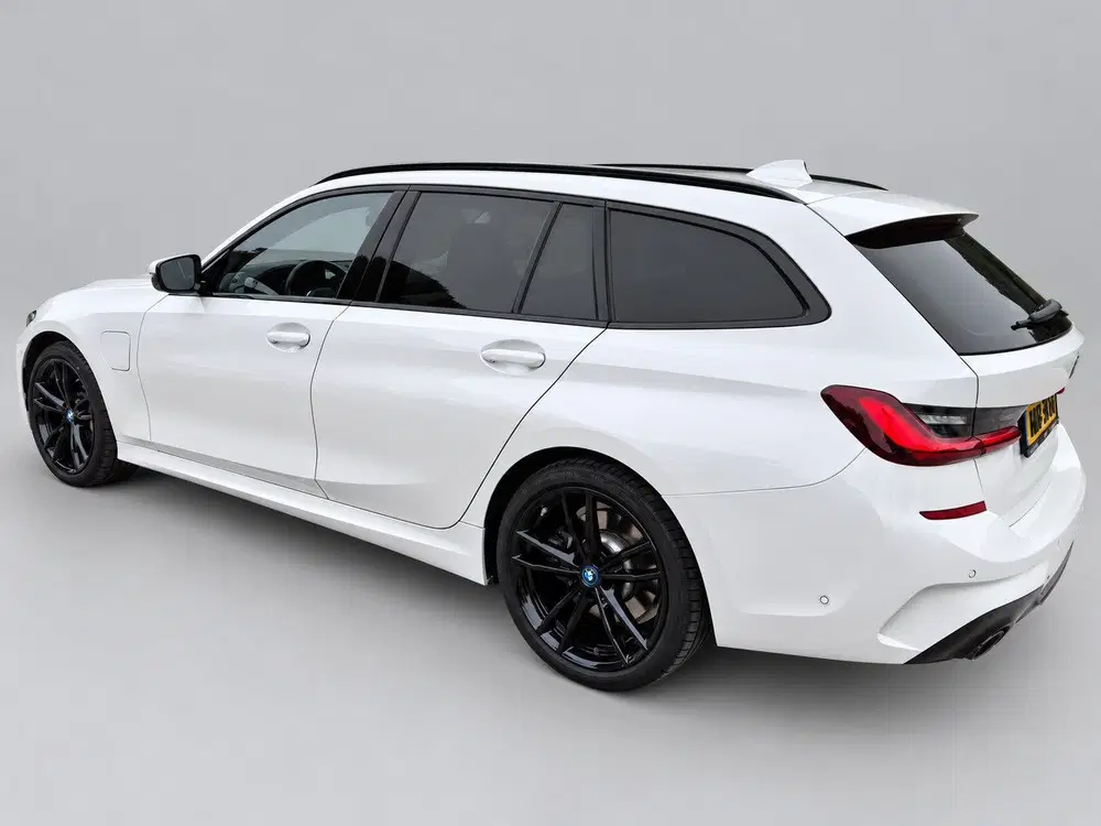 BMW 3-serie 330e Business Edition Plus uit 2022, foto 6