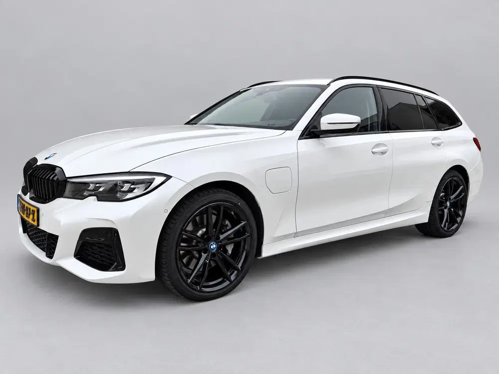 BMW 3-serie 330e Business Edition Plus uit 2022, foto 7