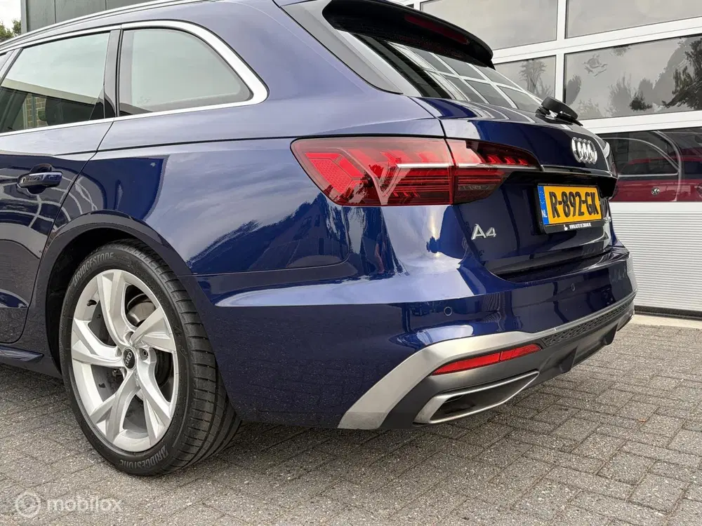 Audi A4 A4 Avant 35 TFSI S-line uit 2022, foto 15