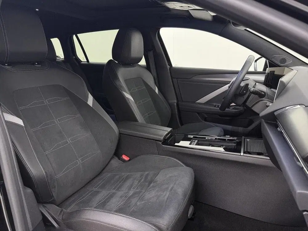 Opel Astra 1.2 Turbo 145pk Hybrid GS Pano uit 2025, foto 4