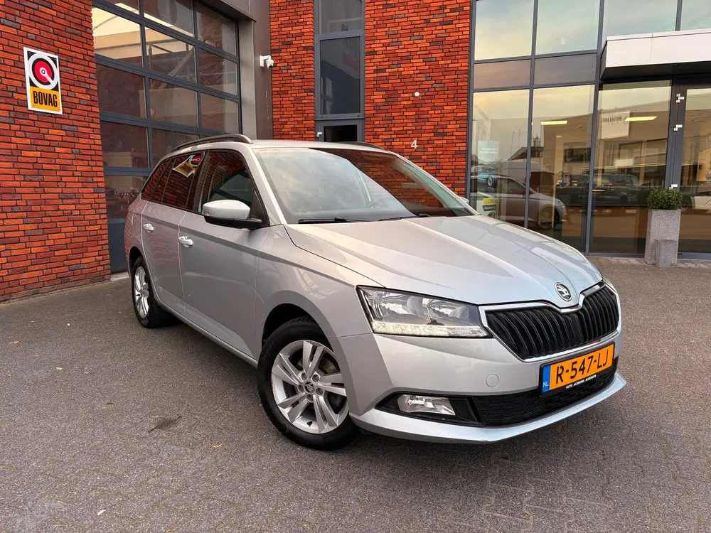 Skoda Fabia 1.0 TSI Ambition uit 2022, foto 2