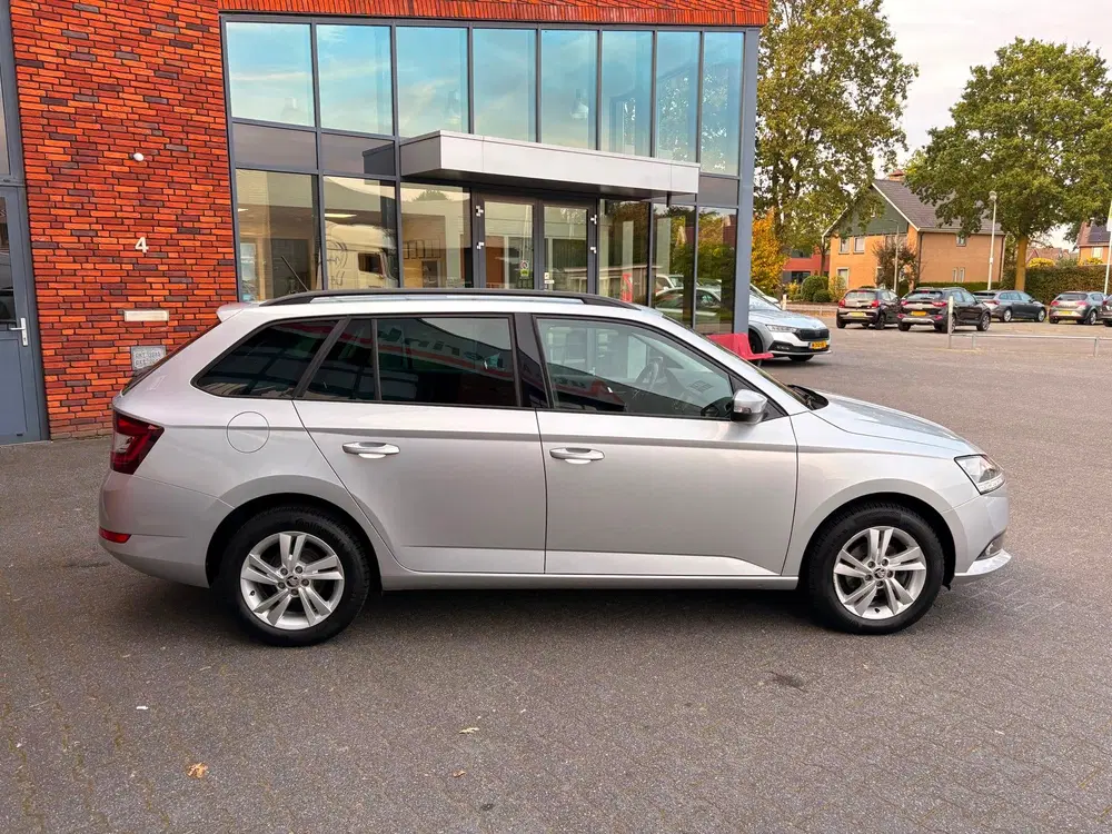 Skoda Fabia 1.0 TSI Ambition uit 2022, foto 3