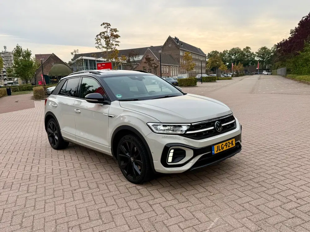 Volkswagen T-Roc R-Line2.0 TSI 190pk 4Motion 7-DSG 2022 uit 2022