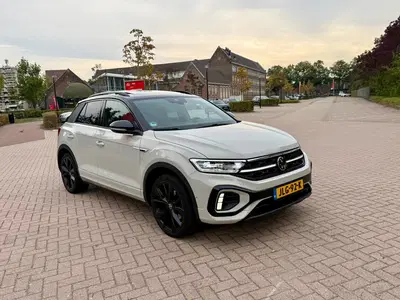 Volkswagen T-Roc R-Line2.0 TSI 190pk 4Motion 7-DSG 2022 uit 2022