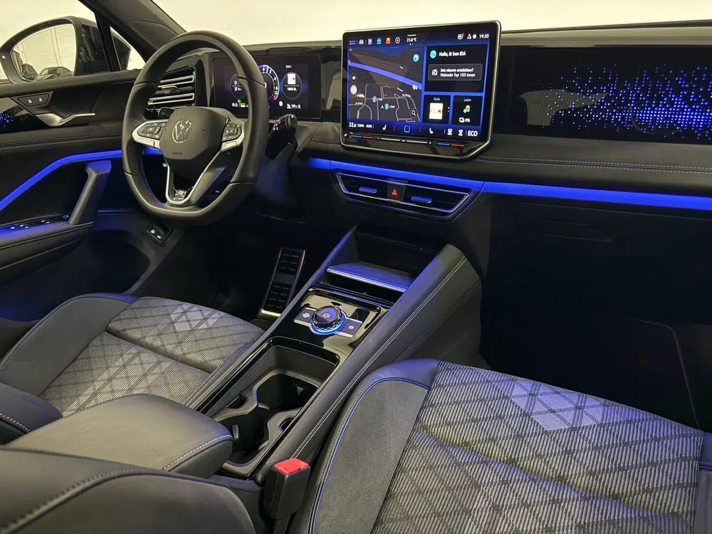 Volkswagen Tiguan 1.5 eHybrid R-Line Pano Massage 360 Trekha uit 2025, foto 2