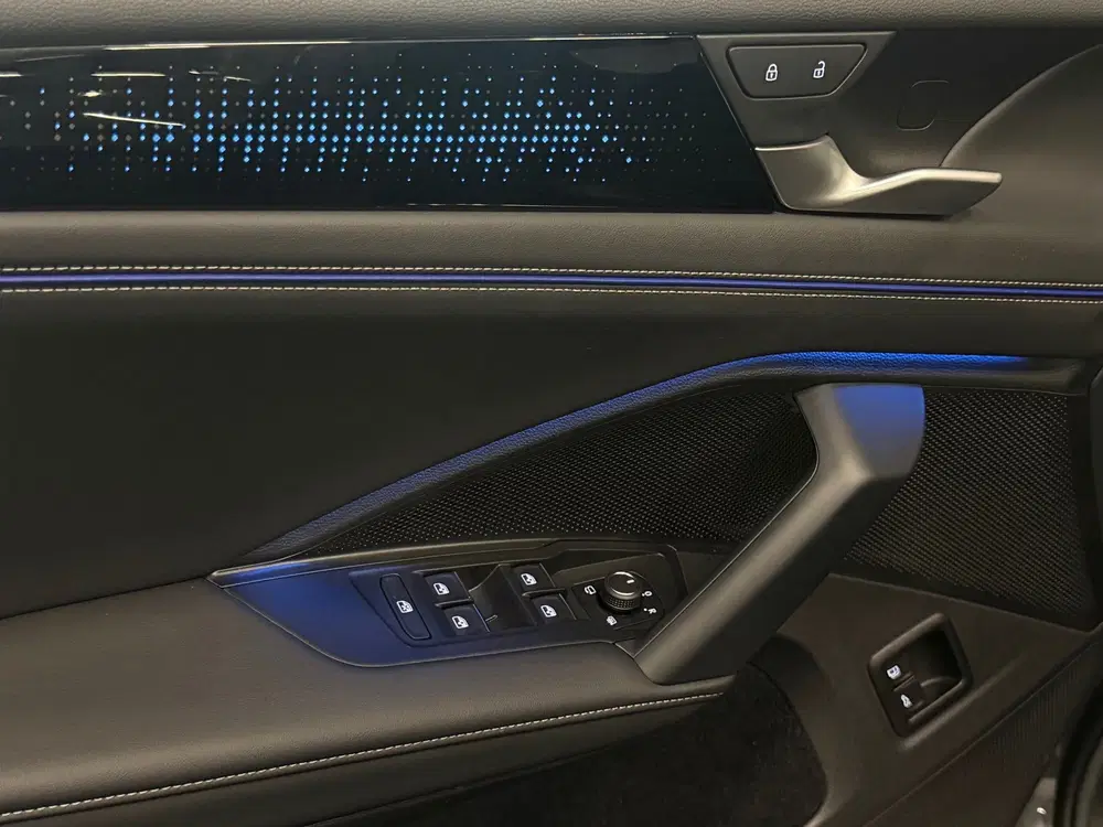 Volkswagen Tiguan 1.5 eHybrid R-Line Black Style Pano Headup uit 2025, foto 14