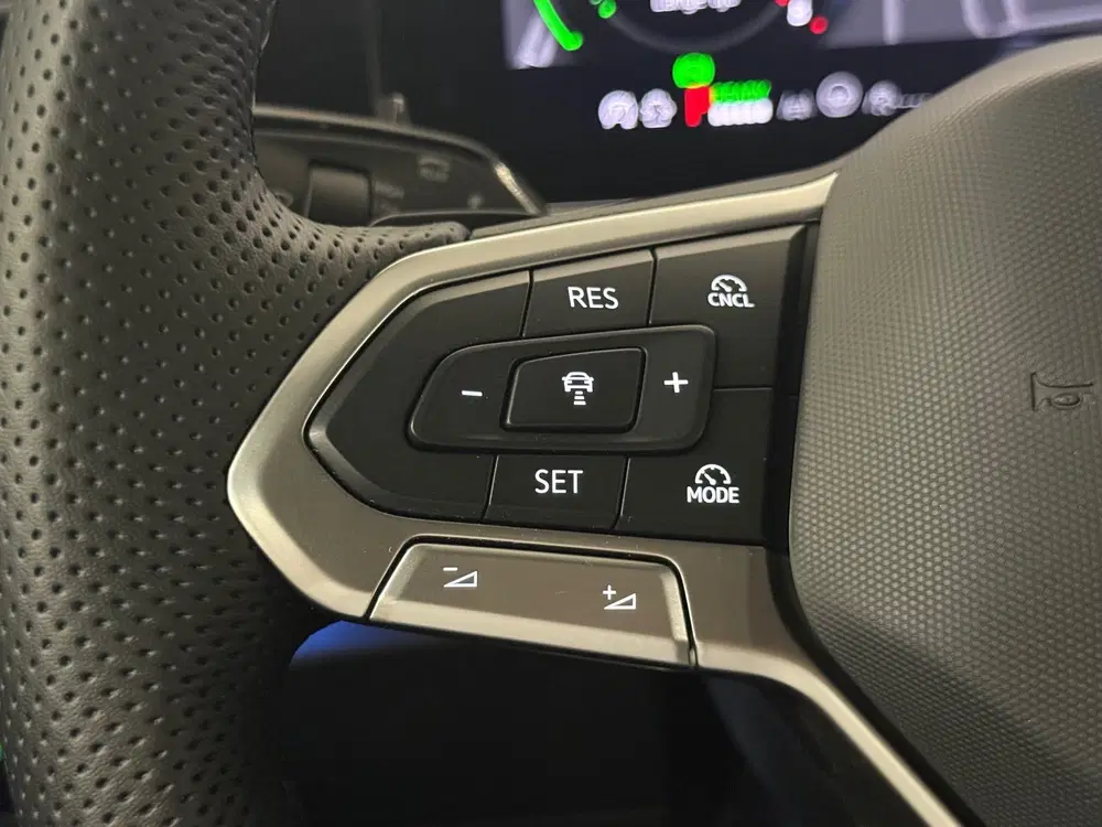 Volkswagen Tiguan 1.5 eHybrid R-Line Black Style Pano Headup uit 2025, foto 15