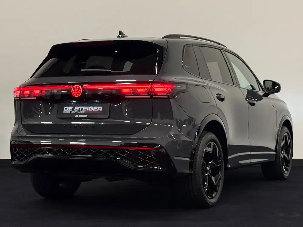 Volkswagen Tiguan 1.5 eHybrid R-Line Black Style Pano Headup uit 2025, foto 8