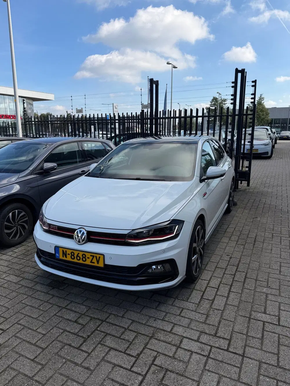 Volkswagen Polo 2.0 GTI 200pk 6-DSG 2020 Wit BEATS ACC uit 2020