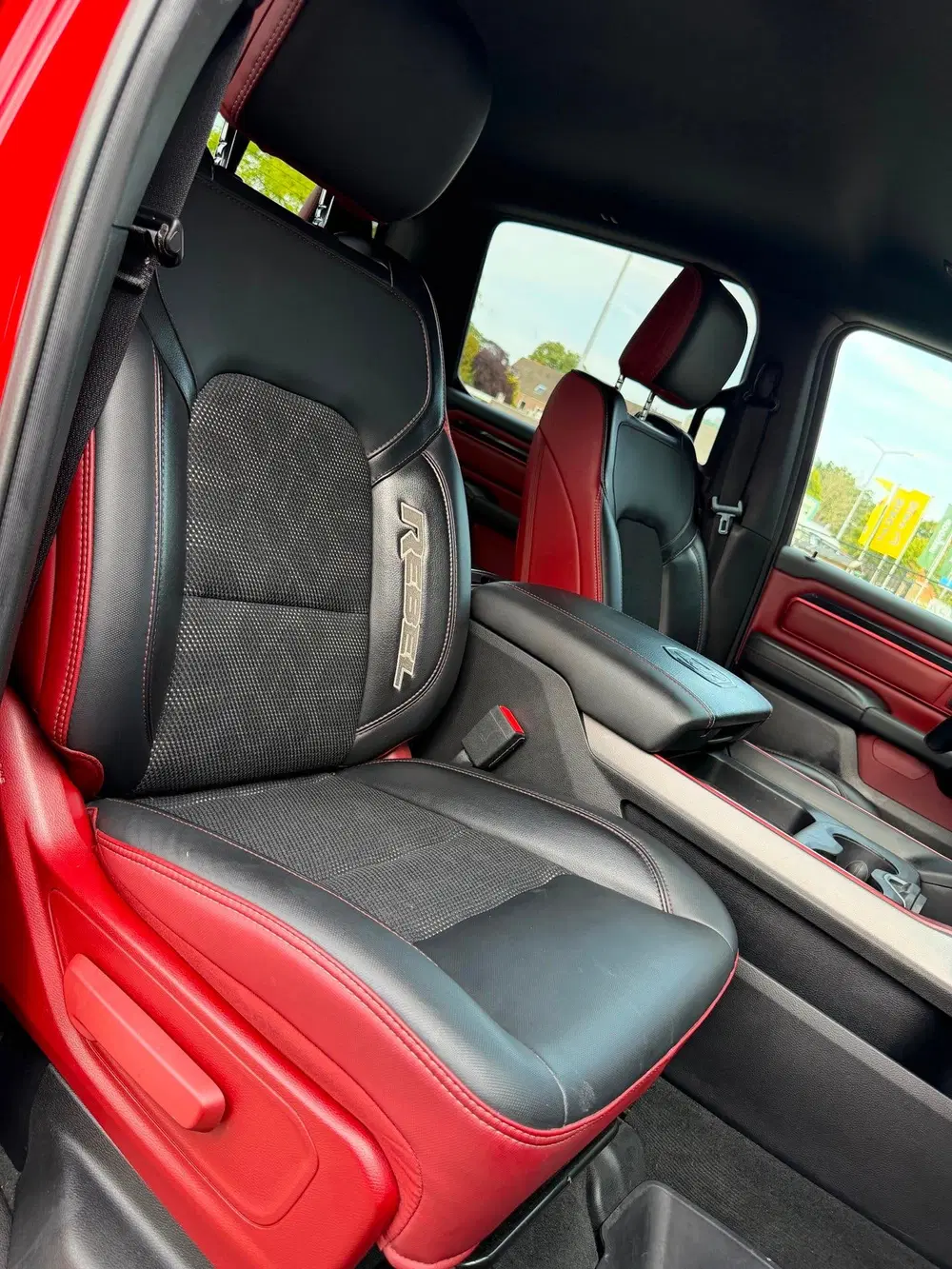 Dodge RAM 5.7 V8 Crew Cab REBEL uit 2019, foto 11