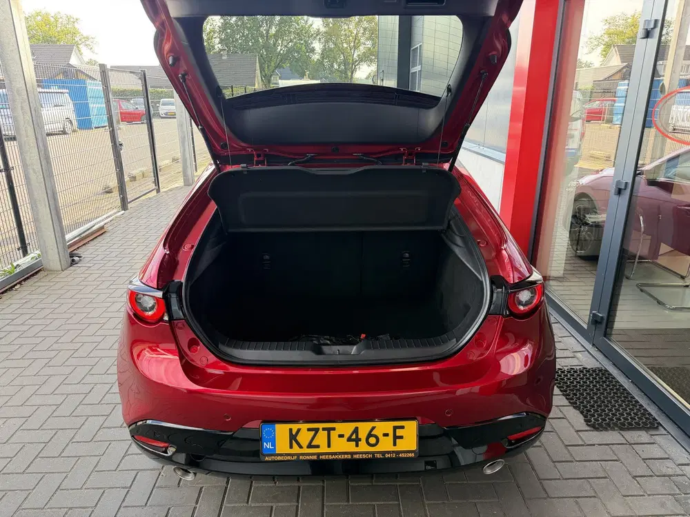 Mazda 3 2.0 e-SkyActiv-X M Hybrid 186 Exclusive-li uit 2024, foto 7