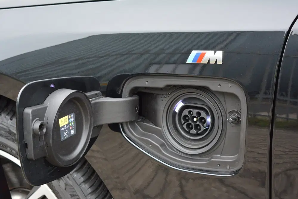 BMW 5-serie 530e M Sport Shadow uit 2025, foto 15