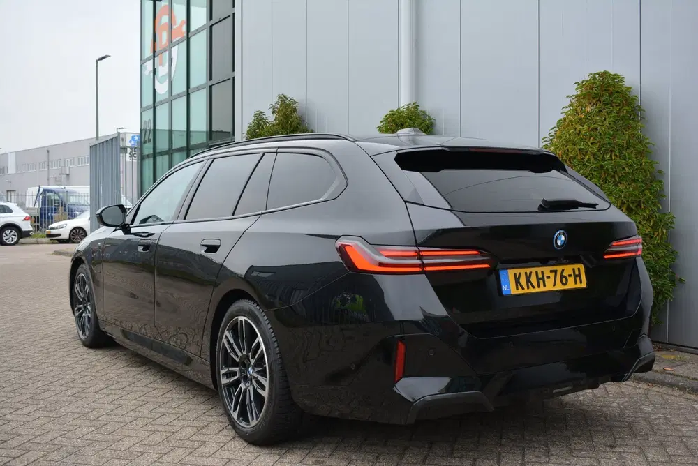 BMW 5-serie 530e M Sport Shadow uit 2025, foto 7