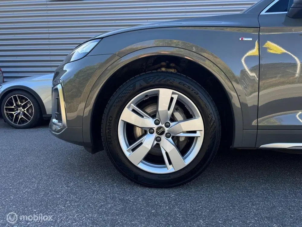 Audi Q5 55 TFSI e S edition uit 2023, foto 9