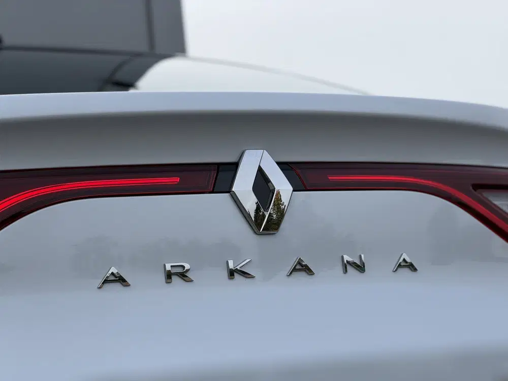 Renault Arkana 1.6 E-Tech Hybrid 145 R.S. Line uit 2022, foto 14