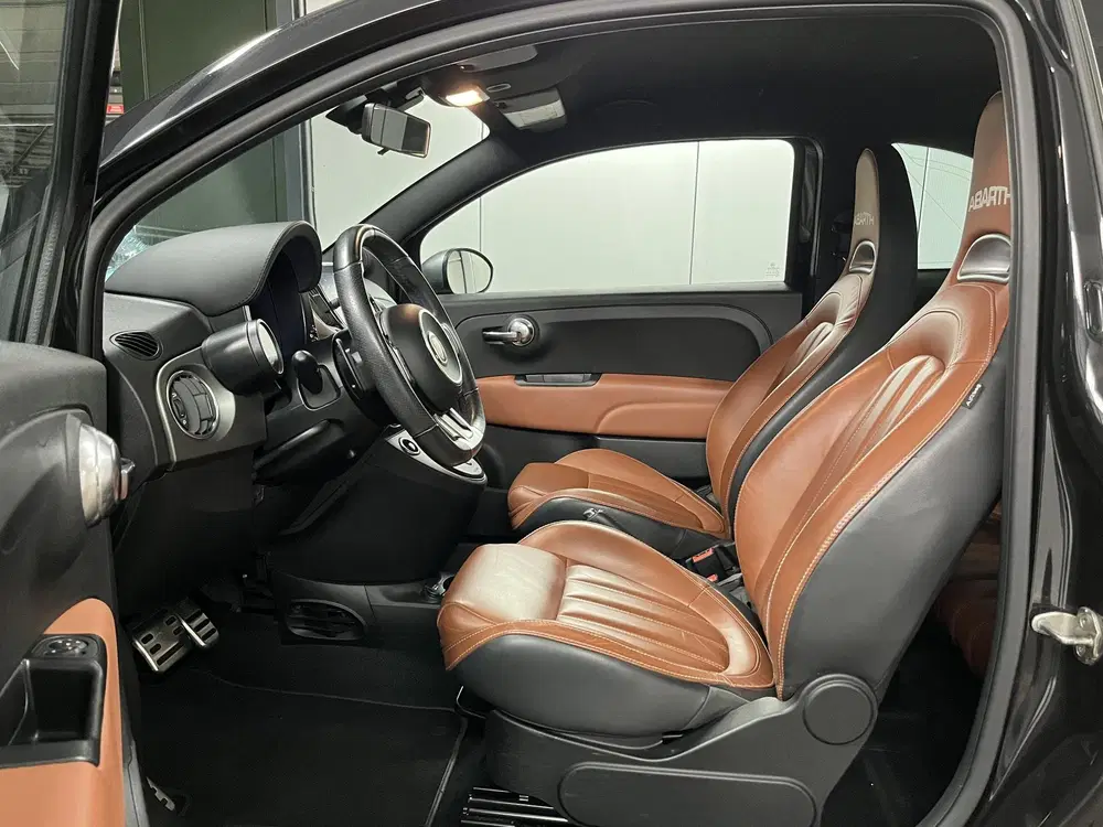 Abarth 595 1.4 T-Jet Turismo 70th Anniversary AUTOMAA uit 2019, foto 10