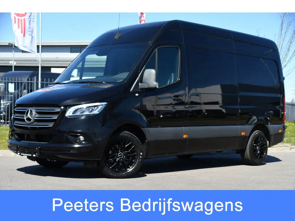 Mercedes-Benz Sprinter 319 1.9 CDI L2H2 RWD Black Edition 36 uit 2023