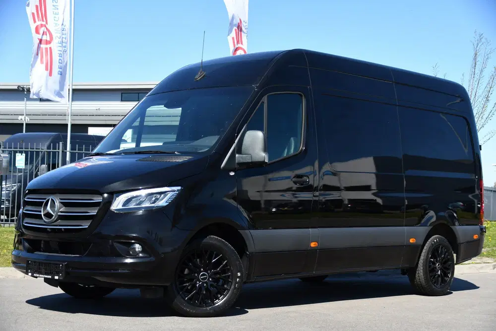 Mercedes-Benz Sprinter 319 1.9 CDI L2H2 RWD Black Edition 36 uit 2023, foto 4