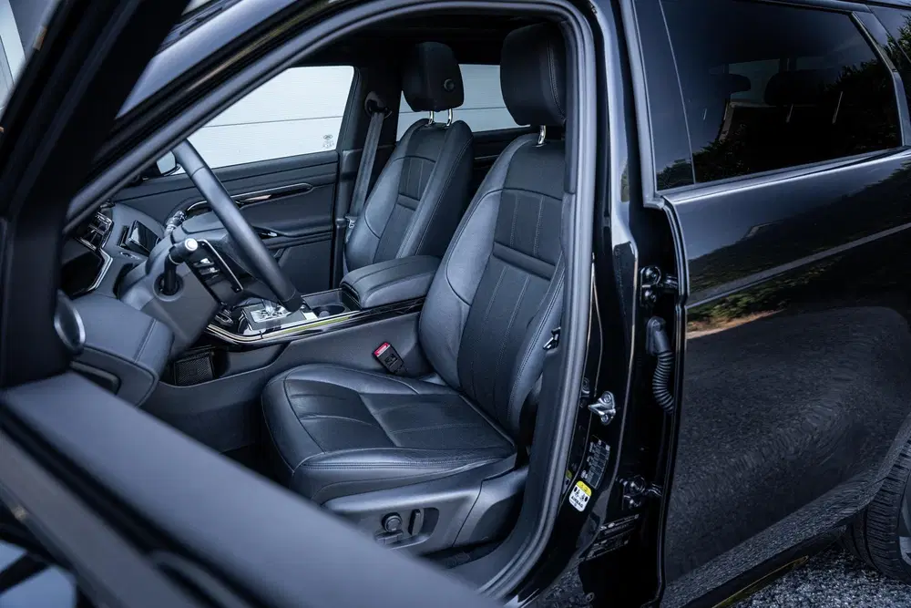 Land Rover Range Rover Evoque P300e AWD R-Dynamic Black-Pack uit 2023, foto 4