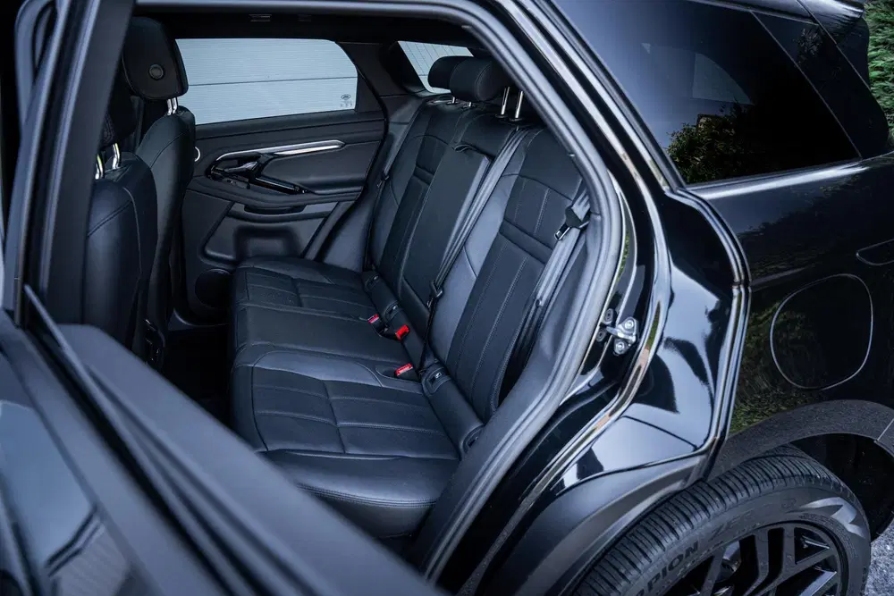 Land Rover Range Rover Evoque P300e AWD R-Dynamic Black-Pack uit 2023, foto 5