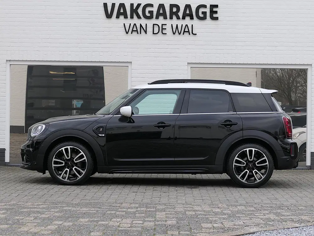 Mini Countryman 2.0 Cooper S ALL4 John Cooper Works uit 2021, foto 2