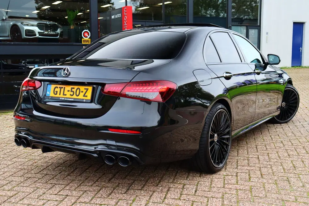 Mercedes-Benz E-Klasse 220 d AMG Line uit 2020, foto 2