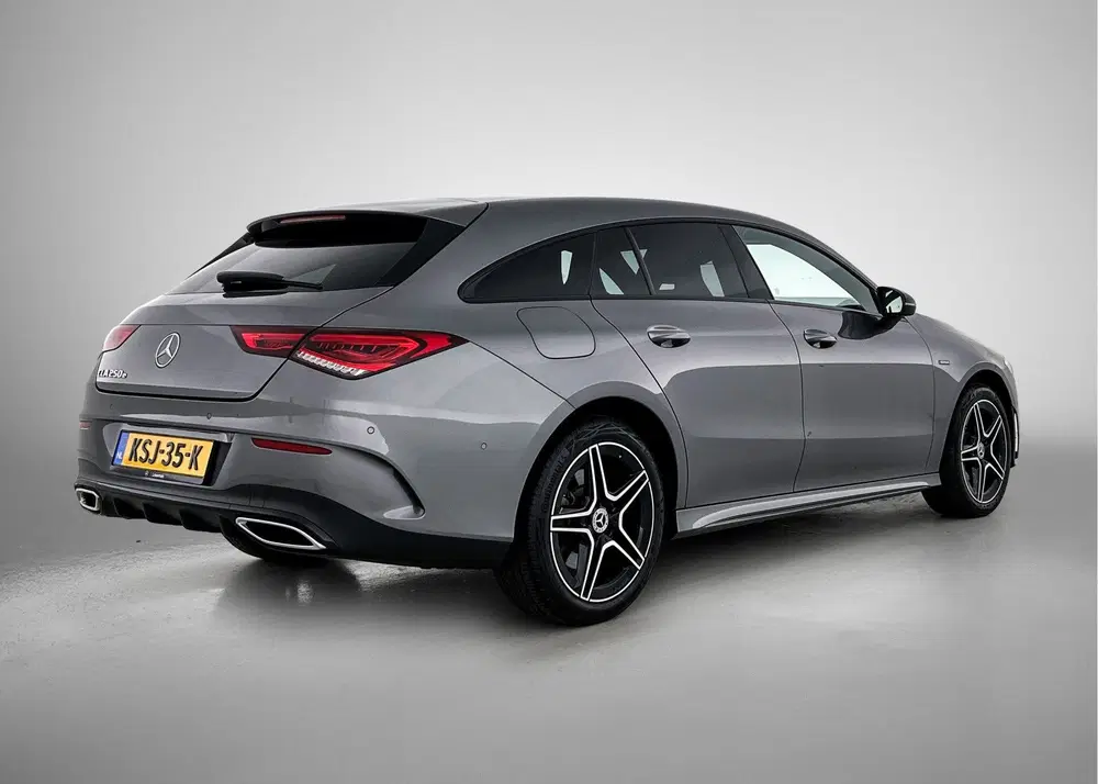 Mercedes-Benz CLA CLA-Klasse Shooting Brake 250 e AMG Nightp uit 2021, foto 2