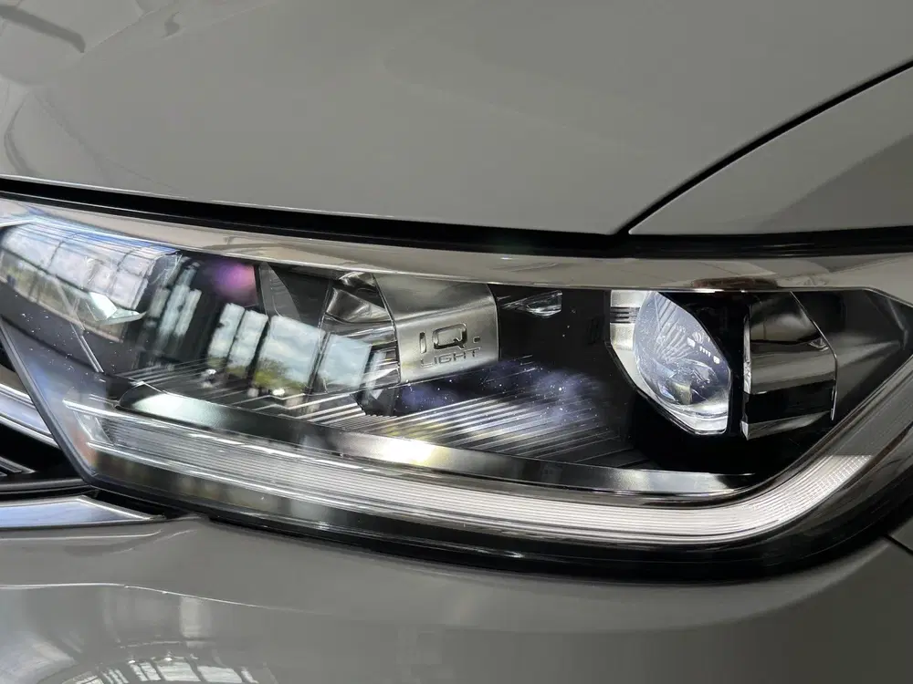 Volkswagen T-Roc TSI 110PK R-LINE SPORT IQ.LIGHT uit 2024, foto 2