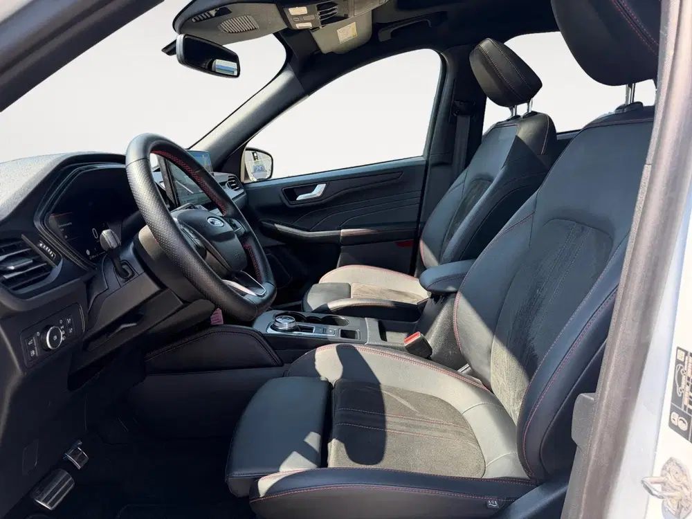 Ford Kuga 2.5 PHEV ST-Line X uit 2025, foto 5