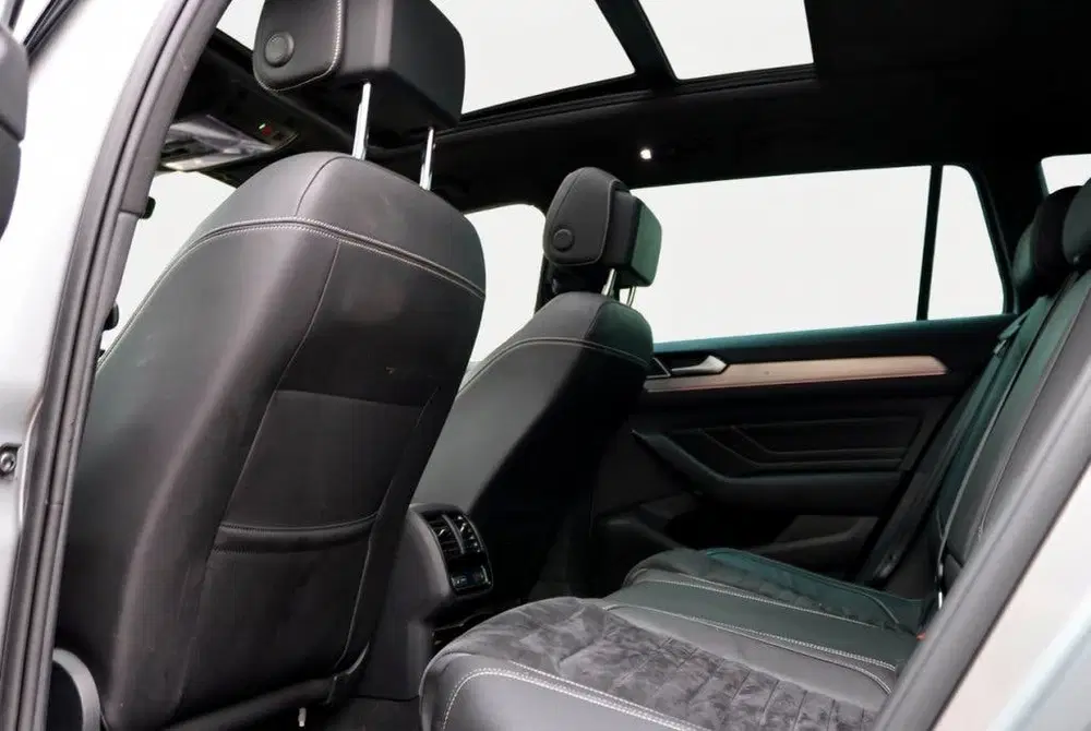 Volkswagen Passat 1.4 TSI PHEV GTE R-Line Panoramada uit 2020, foto 11
