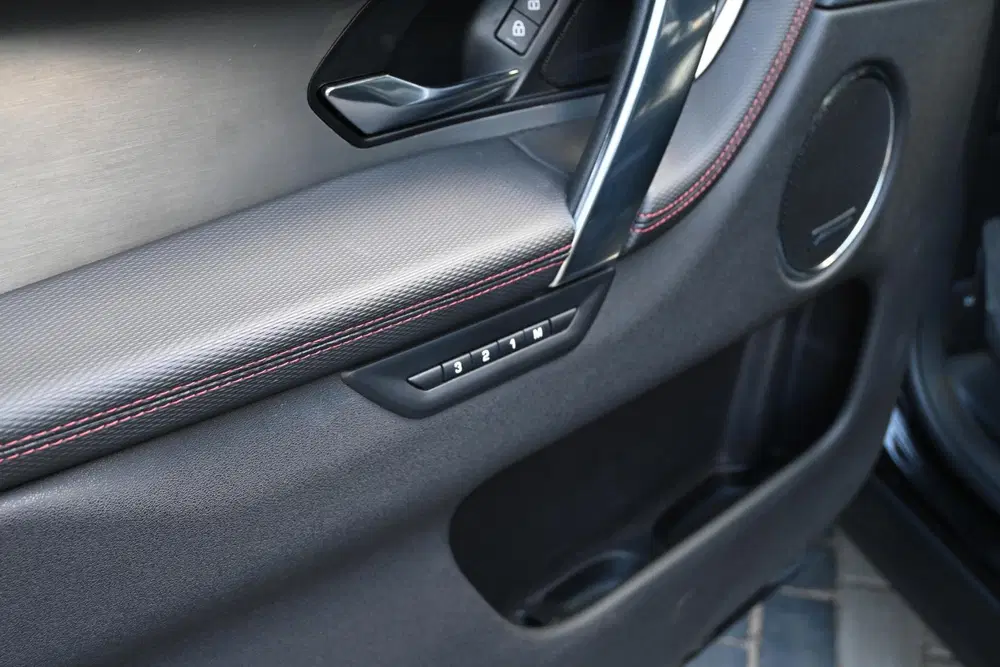 Land Rover Discovery Sport P300e 1.5 R-Dynamic SE uit 2022, foto 15
