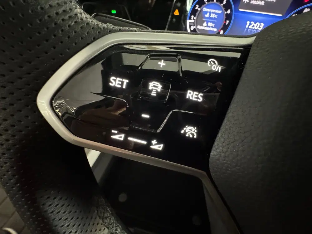 Volkswagen Golf 1.5 eTSI R Line Pano uit 2021, foto 12