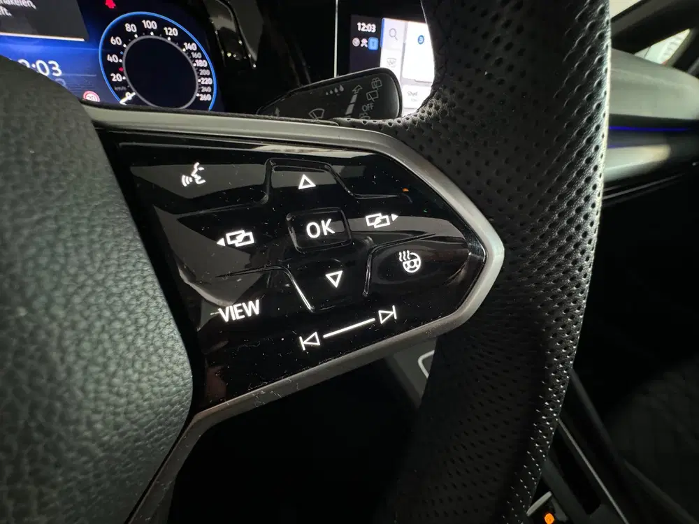 Volkswagen Golf 1.5 eTSI R Line Pano uit 2021, foto 13